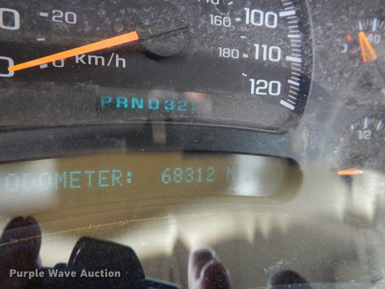 image for item J5537 2004 Chevrolet Silverado 3500 dump bed pickup truck