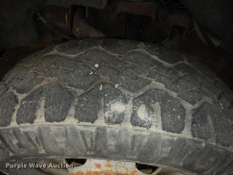 image for item J5537 2004 Chevrolet Silverado 3500 dump bed pickup truck