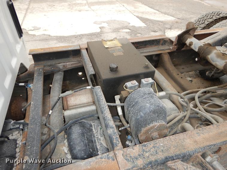 image for item J5537 2004 Chevrolet Silverado 3500 dump bed pickup truck