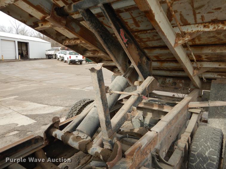 image for item J5537 2004 Chevrolet Silverado 3500 dump bed pickup truck