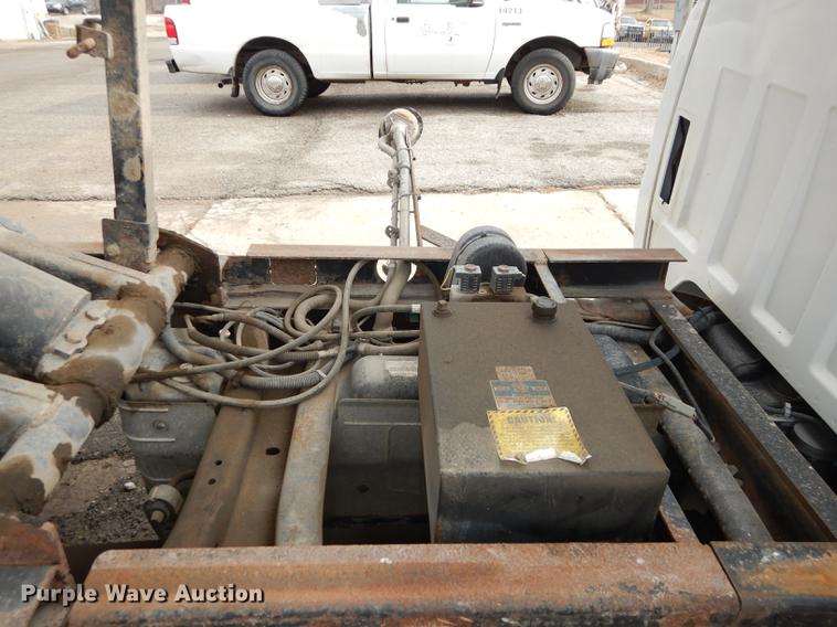 image for item J5537 2004 Chevrolet Silverado 3500 dump bed pickup truck