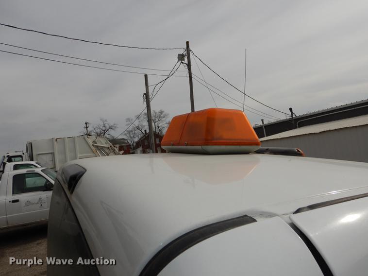 image for item J5537 2004 Chevrolet Silverado 3500 dump bed pickup truck