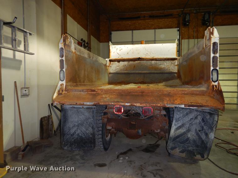 image for item J5539 2005 International 7300 dump truck