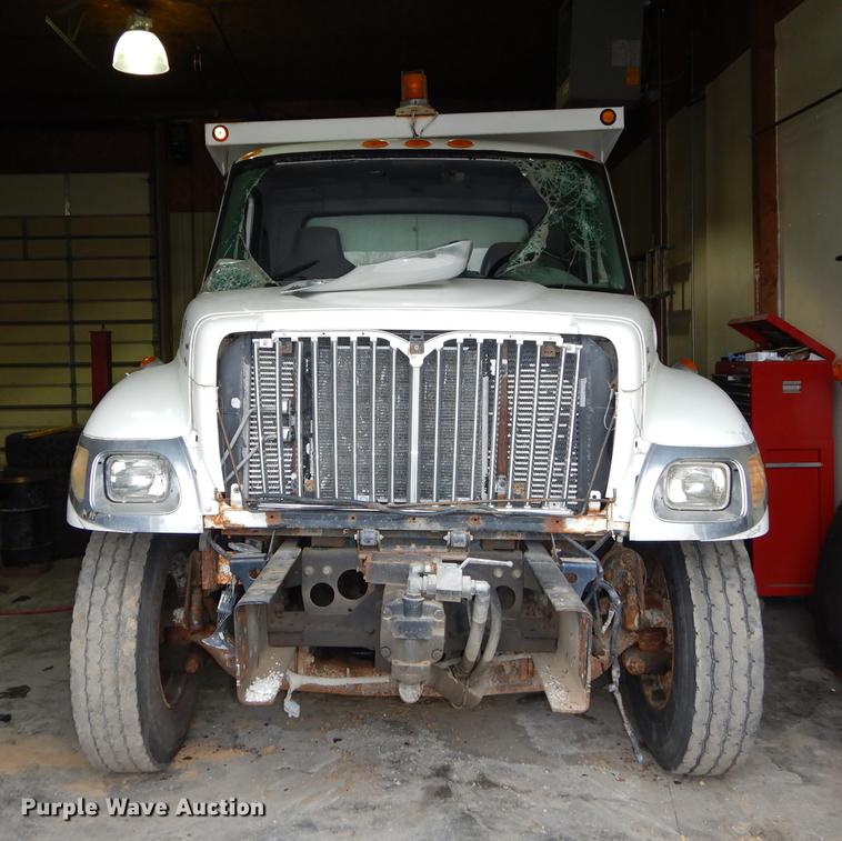 image for item J5539 2005 International 7300 dump truck