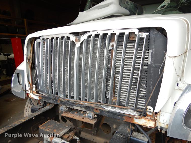 image for item J5539 2005 International 7300 dump truck