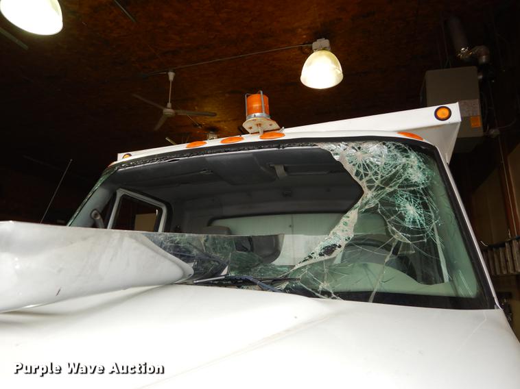 image for item J5539 2005 International 7300 dump truck