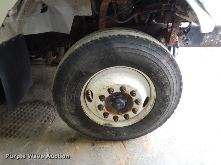 image for item J5539 2005 International 7300 dump truck