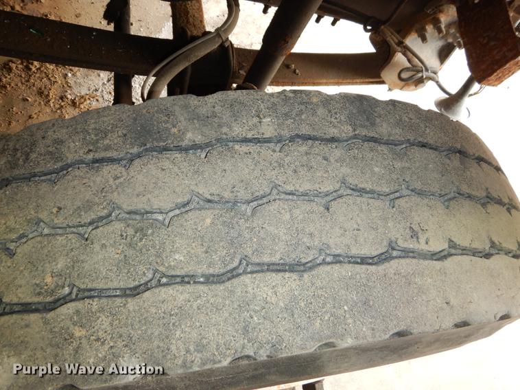 image for item J5539 2005 International 7300 dump truck