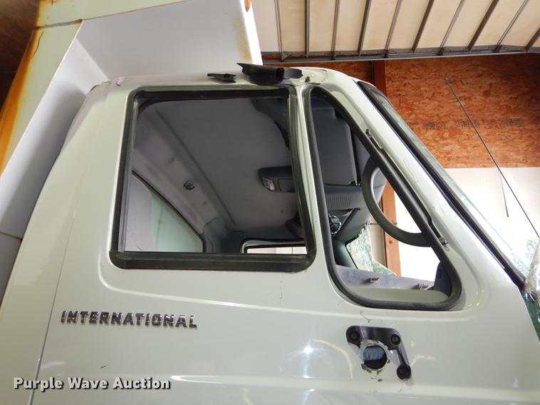 image for item J5539 2005 International 7300 dump truck