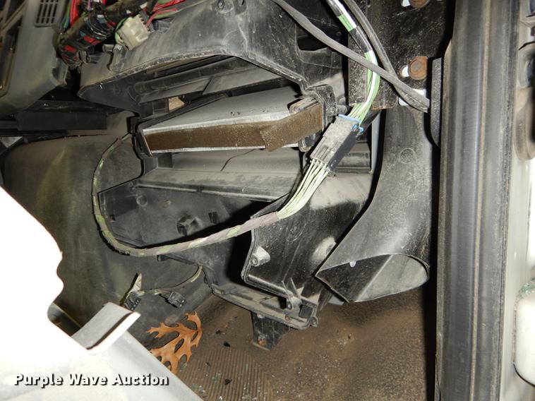 image for item J5539 2005 International 7300 dump truck