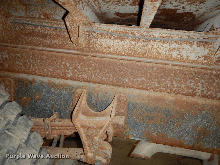 image for item J5539 2005 International 7300 dump truck