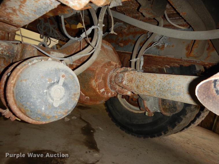 image for item J5539 2005 International 7300 dump truck