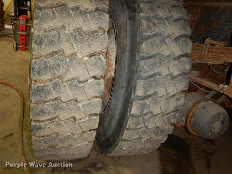 image for item J5539 2005 International 7300 dump truck