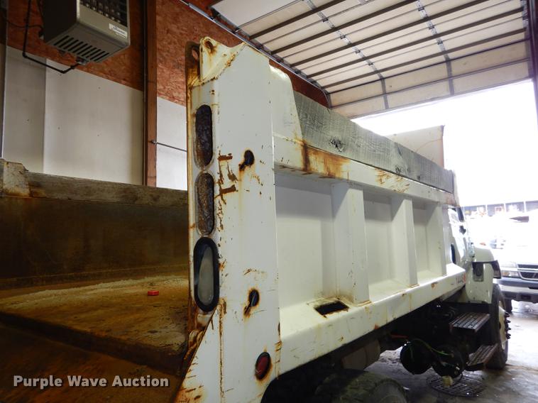 image for item J5539 2005 International 7300 dump truck