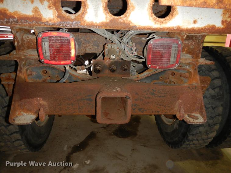 image for item J5539 2005 International 7300 dump truck