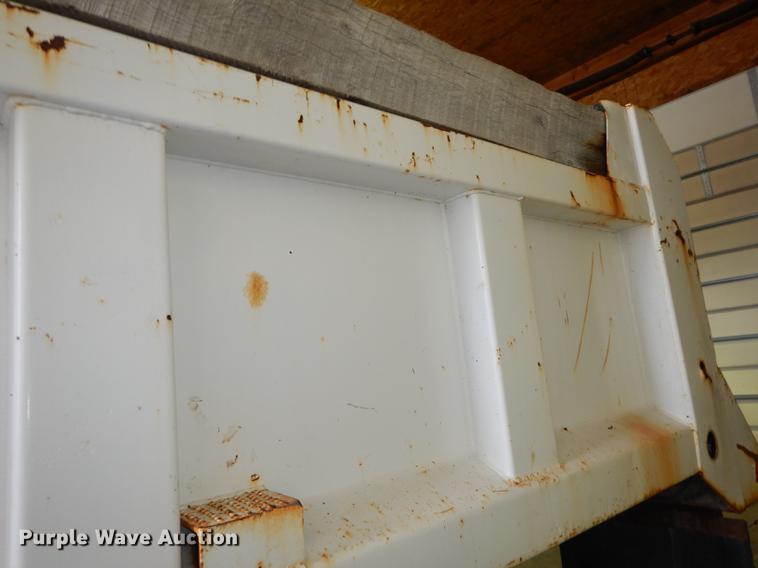 image for item J5539 2005 International 7300 dump truck