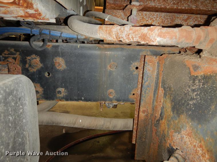 image for item J5539 2005 International 7300 dump truck