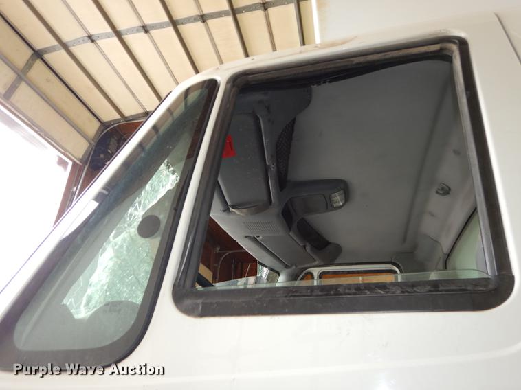 image for item J5539 2005 International 7300 dump truck