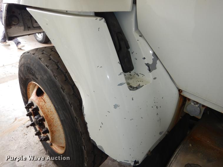 image for item J5539 2005 International 7300 dump truck