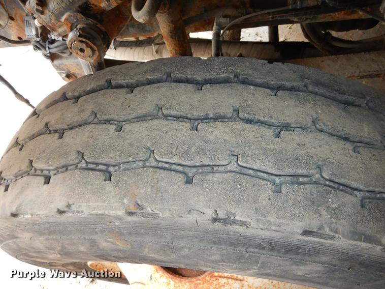 image for item J5539 2005 International 7300 dump truck