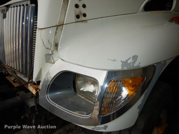 image for item J5539 2005 International 7300 dump truck