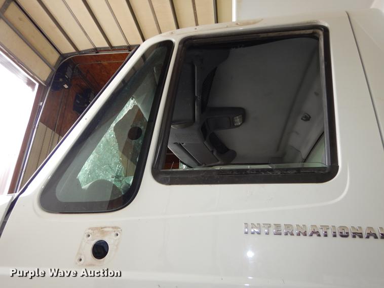 image for item J5539 2005 International 7300 dump truck