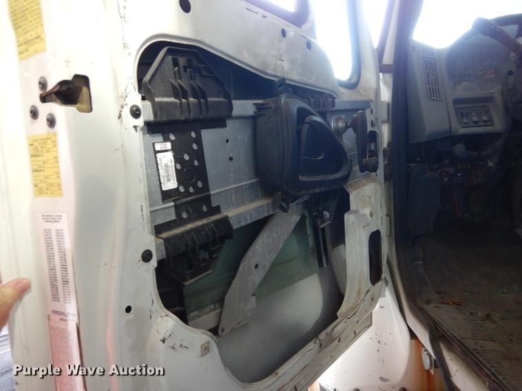 image for item J5539 2005 International 7300 dump truck