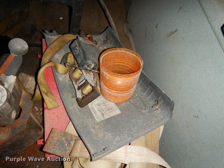 image for item J5539 2005 International 7300 dump truck