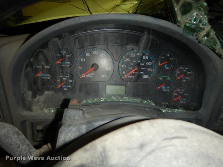 image for item J5539 2005 International 7300 dump truck