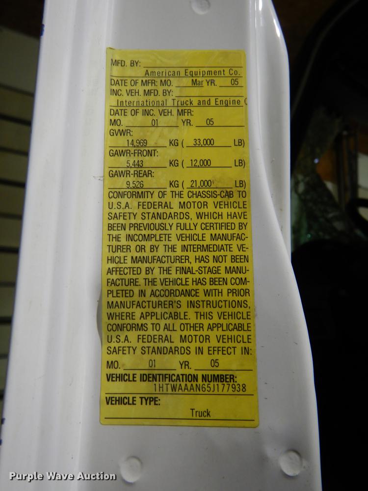 image for item J5539 2005 International 7300 dump truck