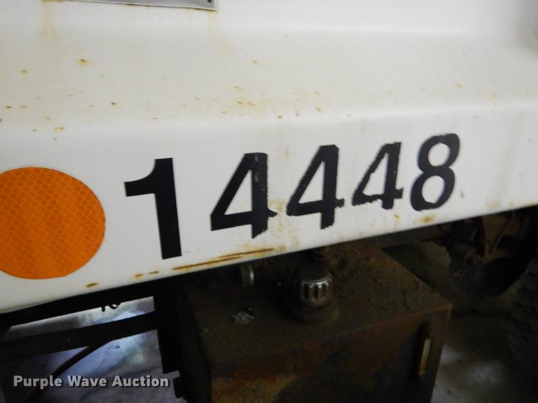 image for item J5539 2005 International 7300 dump truck