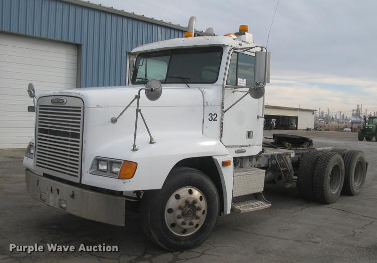 image for item L2381 1996 Freightliner FLD120 semi truck