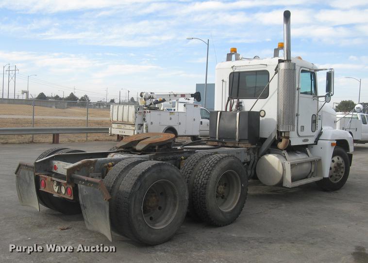 image for item L2381 1996 Freightliner FLD120 semi truck
