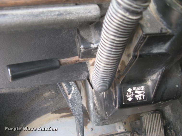 image for item L2381 1996 Freightliner FLD120 semi truck