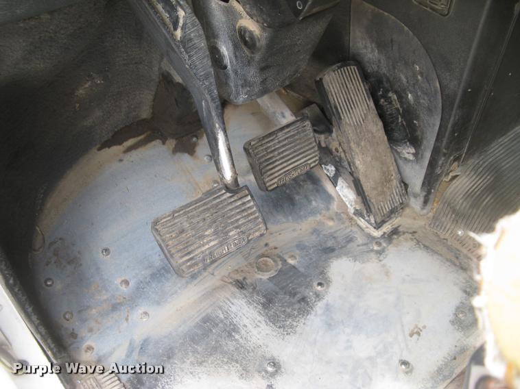 image for item L2381 1996 Freightliner FLD120 semi truck