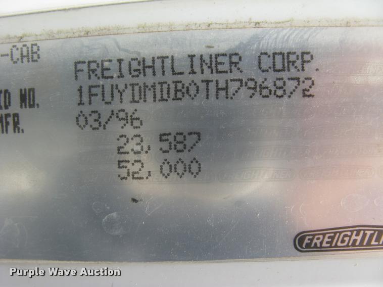 image for item L2381 1996 Freightliner FLD120 semi truck