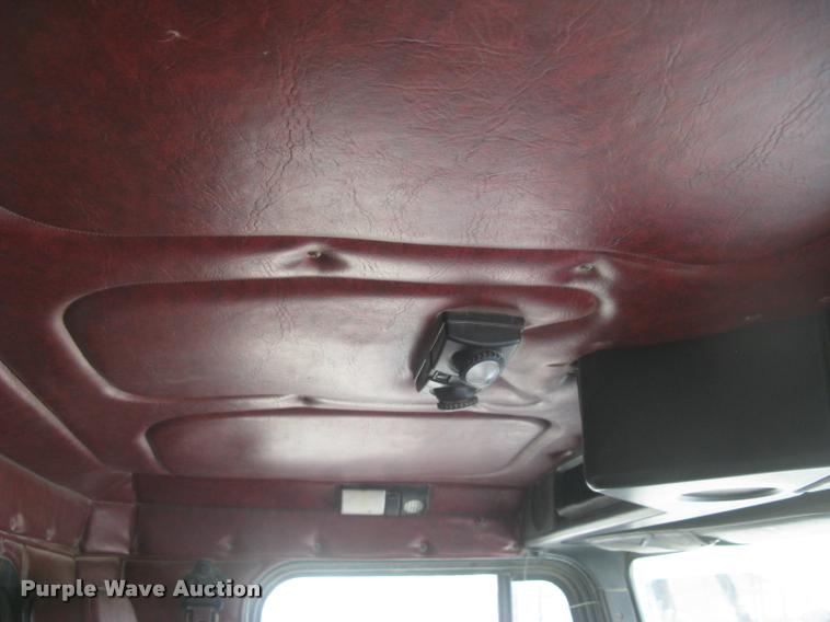 image for item L2381 1996 Freightliner FLD120 semi truck