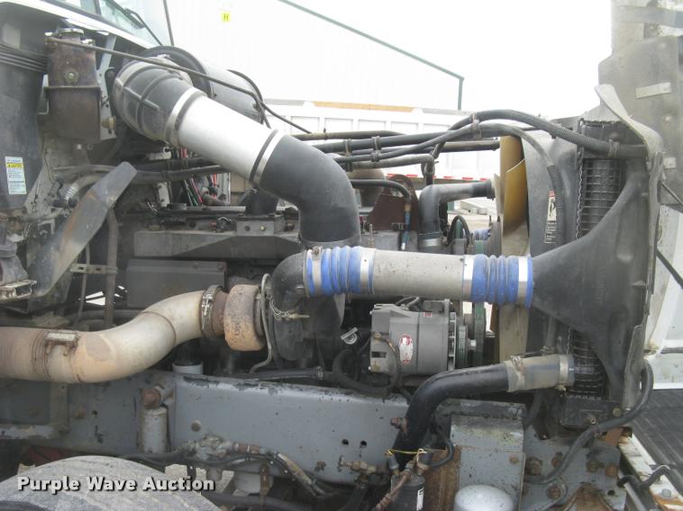 image for item L2381 1996 Freightliner FLD120 semi truck