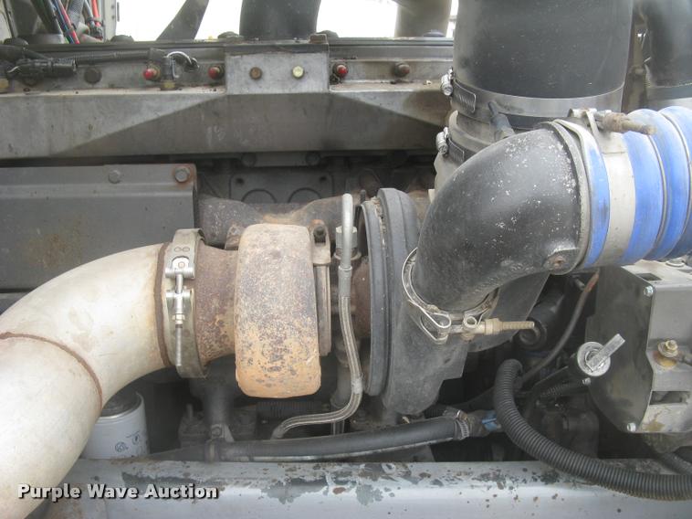 image for item L2381 1996 Freightliner FLD120 semi truck