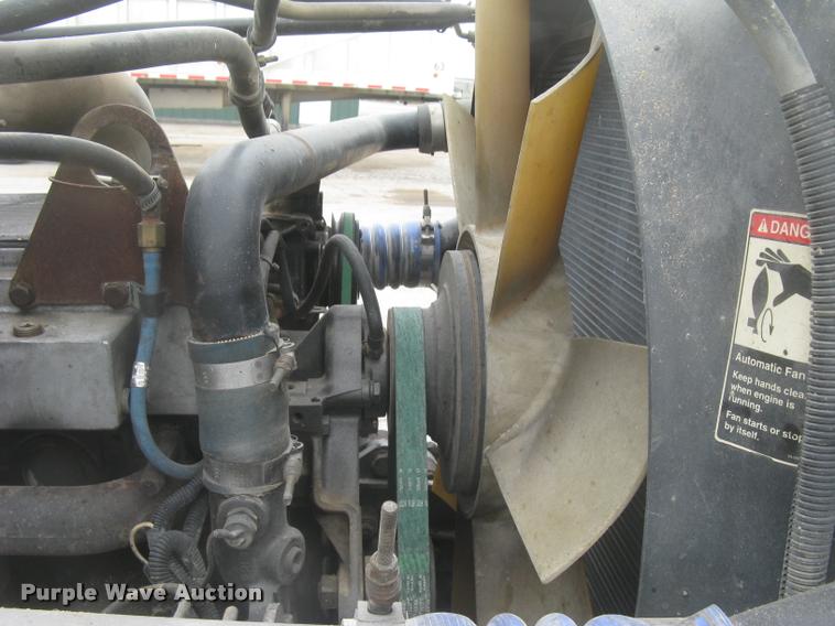 image for item L2381 1996 Freightliner FLD120 semi truck