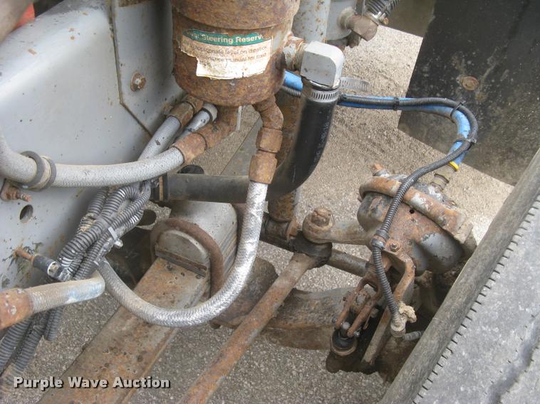 image for item L2381 1996 Freightliner FLD120 semi truck