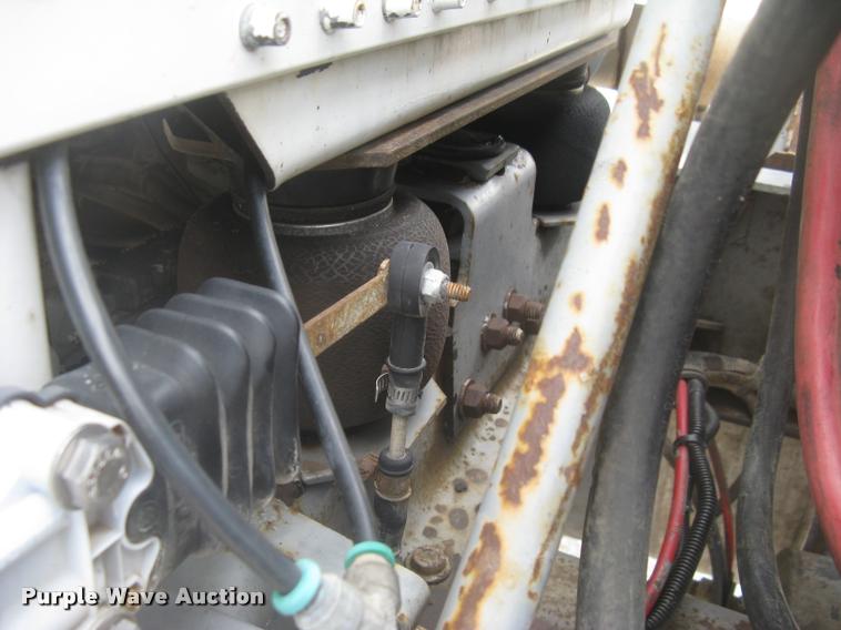 image for item L2381 1996 Freightliner FLD120 semi truck