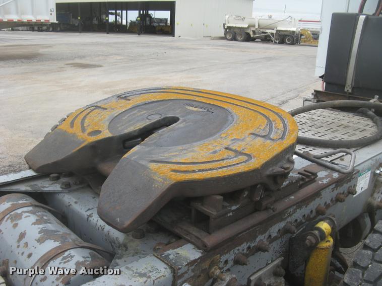 image for item L2381 1996 Freightliner FLD120 semi truck