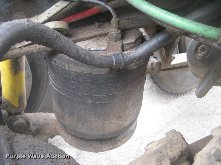 image for item L2381 1996 Freightliner FLD120 semi truck