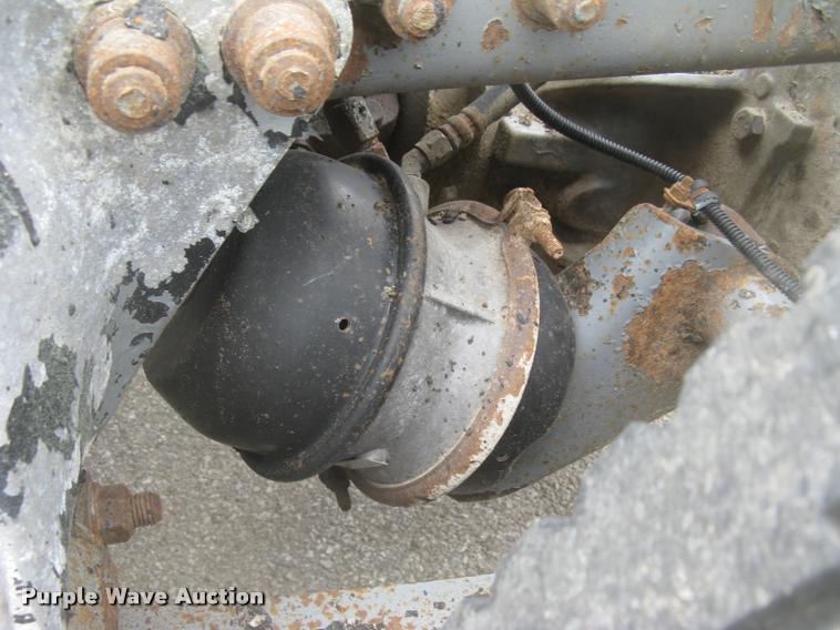 image for item L2381 1996 Freightliner FLD120 semi truck