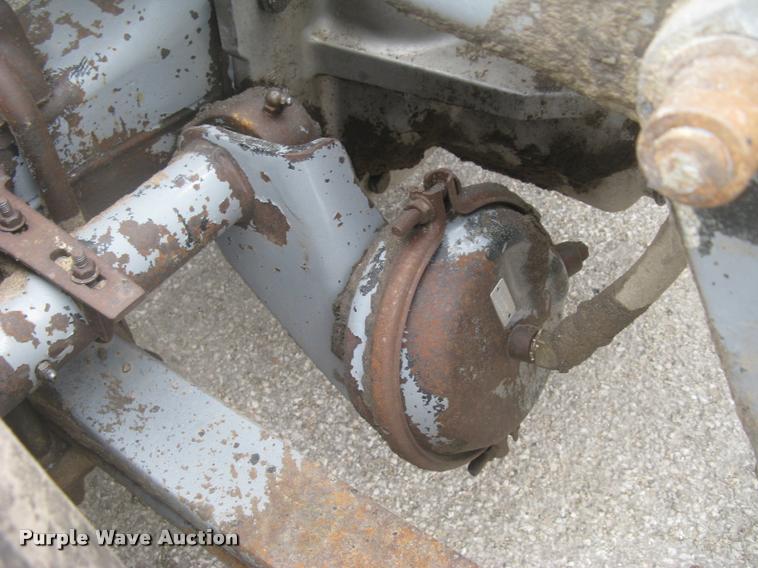 image for item L2381 1996 Freightliner FLD120 semi truck