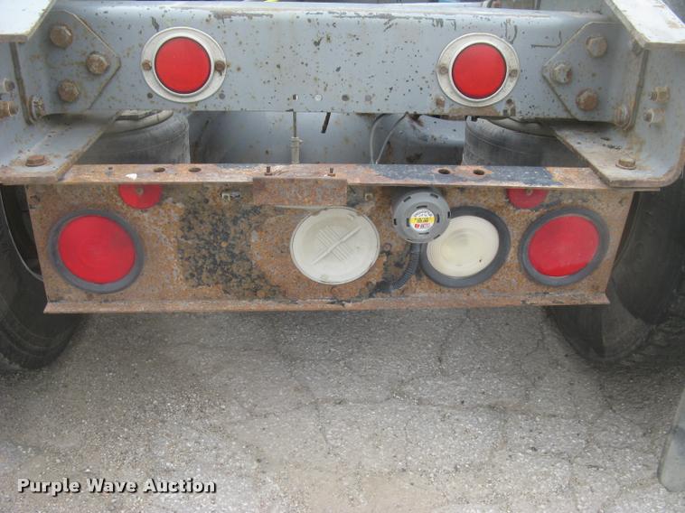 image for item L2381 1996 Freightliner FLD120 semi truck