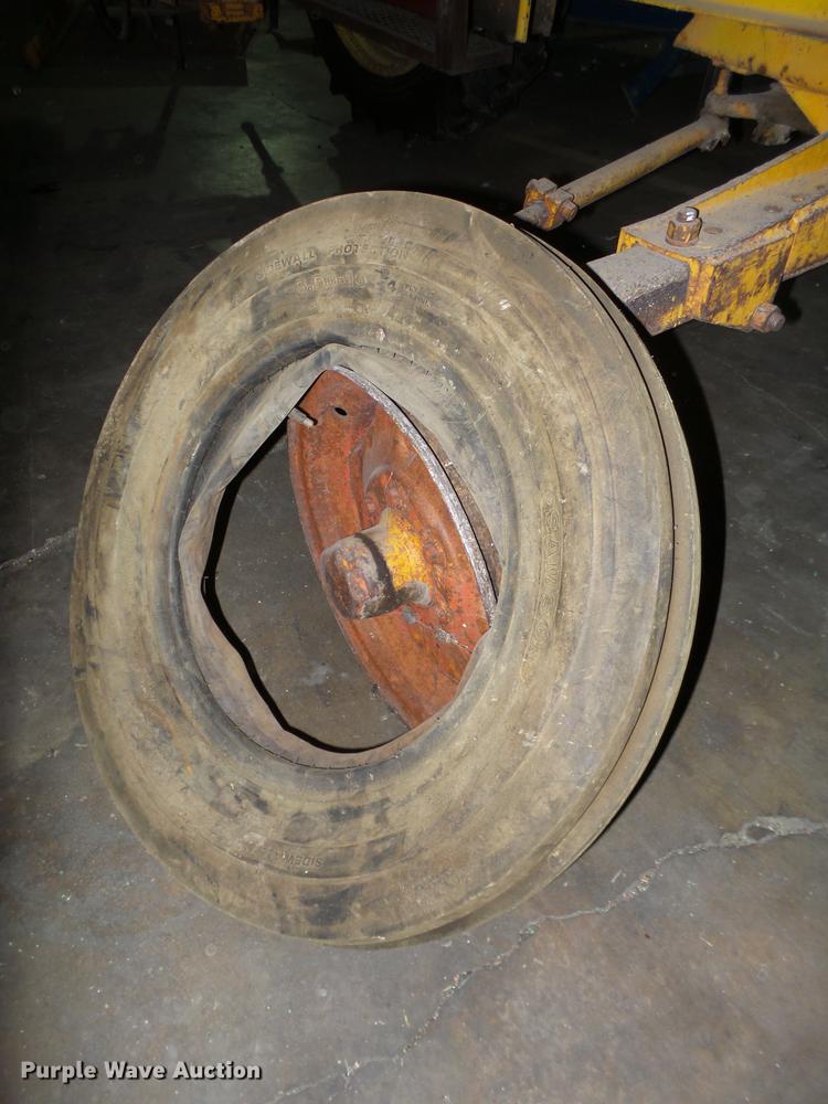 image for item BJ9958 Minneapolis Moline 283B tractor