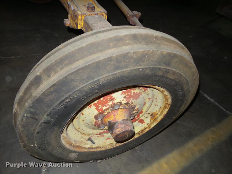 image for item BJ9958 Minneapolis Moline 283B tractor