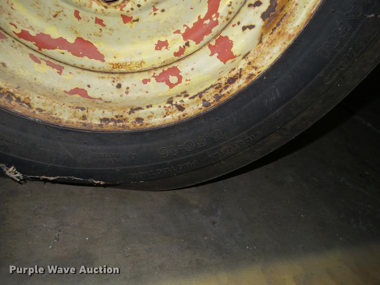 image for item BJ9958 Minneapolis Moline 283B tractor